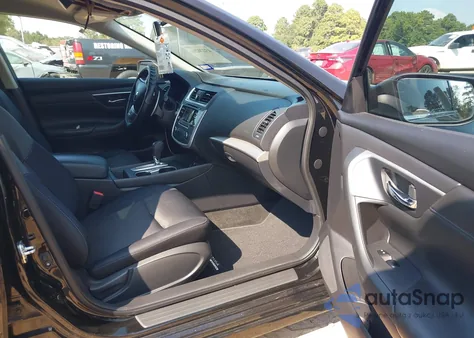 2017 Nissan Altima 2.5 Sr из США, поврежденный, VIN 1N4AL3AP8HC247615